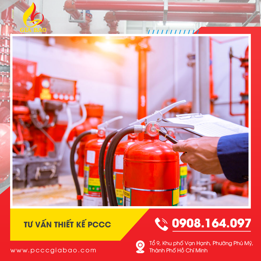 Kỹ sư đang xem bản vẽ hệ thống PCCC tại công trình Kỹ sư đang xem bản vẽ hệ thống PCCC tại công trình